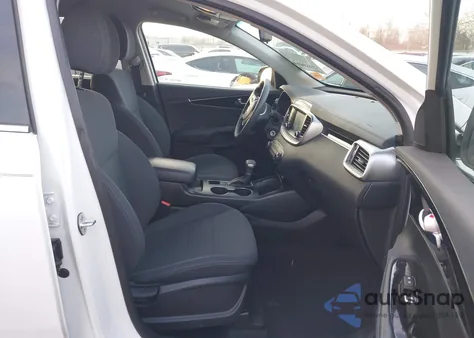 2019 Kia Sorento 2.4L Lx из США, поврежденный, VIN 5XYPGDA30KG507858